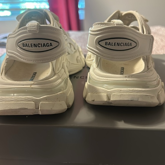 Runners - Picture 3 of 4